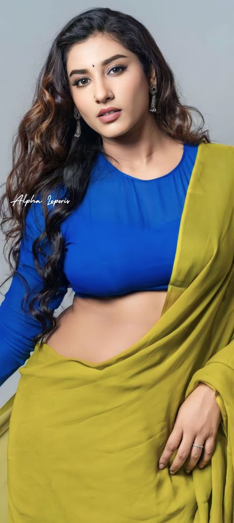 Vishnu Priya, Stylish Actresses, Muslim Women Fashion, Indian Photoshoot, Bollywood Girls, Indian Actress Hot Pics, Beautiful Smile Women, Beautiful Blouses, Indian Beauty Saree