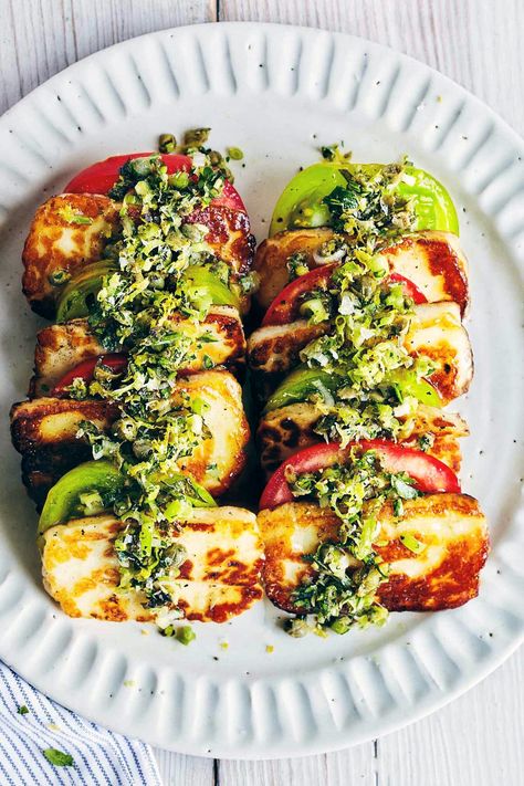 Evergreen Kitchen, Haloumi Recipes, Juicy Tomatoes, Think Food, Tomato Salad, Veggie Recipes, Fresh Herbs, Summer Recipes, Tapas