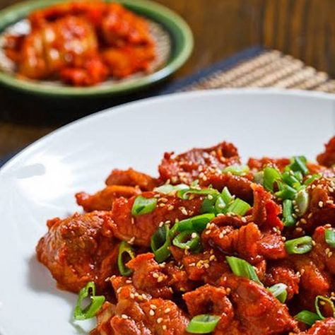 Pork Bulgogi with Pork, Marinade, Soy Sauce, Sesame Oil, Honey, Brown Sugar, Gochujang, Red Chili Pepper Flakes, Onion, Scallions, Garlic. Asian Pear Recipes, Bbq Pork Recipes, Korean Pork, Korean Food Recipes, Korean Cooking, Pear Recipes, Spicy Pork, Korean Dishes, Korean Recipes