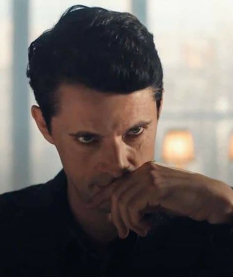 Michael Donovan, Matthew Clairmont, Matthew William Goode, Mr Vampire, Deborah Harkness, Prince Of Darkness, Matthew Goode, Fantasy Book Series, A Discovery Of Witches