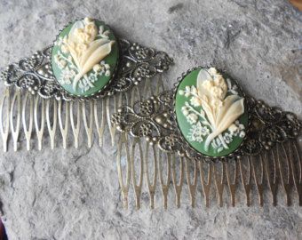 Filigree hair comb | Etsy Antique Hair Combs, Elven Jewelry, Hair Comb Accessories, Clay Polymer, Hair Combs, Fantasy Jewelry, Dream Jewelry, Antique Jewellery, Lily Of The Valley