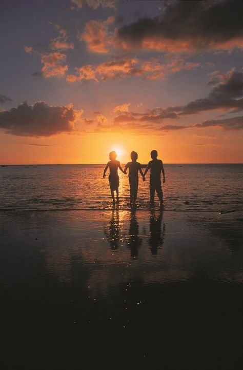 Kids play at sunset on the beach in Mauritius. Come in family for peaceful holidays in Mauritius #Travel #Family Mauritius Holiday, Mauritius Travel, Beach Pictures Kids, Artsy Photography, Sunset On The Beach, Beach Pictures Friends, Family Beach Pictures, Silhouette Photography, Beach Family Photos