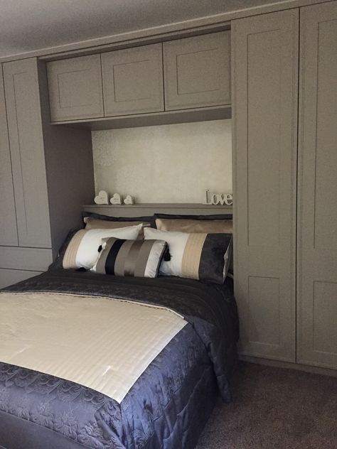 Overhead Cupboards Bedroom, Bed Overhead Storage, Overbed Wardrobe Small Spaces, Bedroom With Overhead Storage, Bedroom Overhead Storage, Overhead Bed Storage, Overhead Wardrobe Bedroom, Overhead Storage Bedroom, Open Closet Organization