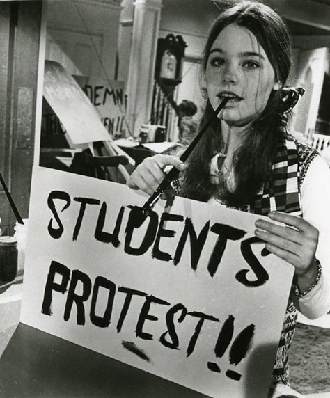 Protest Aesthetic, Susan Dey, Student Protest, Protest Posters, Shirley Jones, Partridge Family, Protest Signs, Class Reunion, David Cassidy