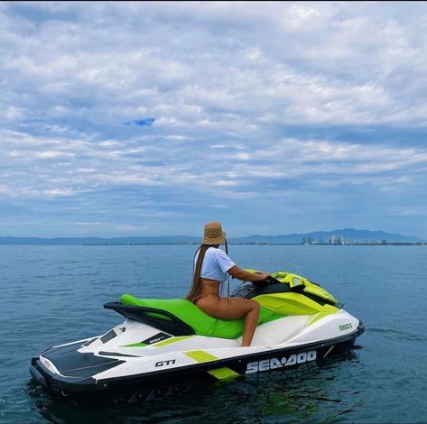 Jet Ski Black Women, Ski Pictures, Ski Aesthetic, Girls Vacation, Living The Life, Rich Girl Lifestyle, Vacation Mood, Swag Girl Style, Jetski