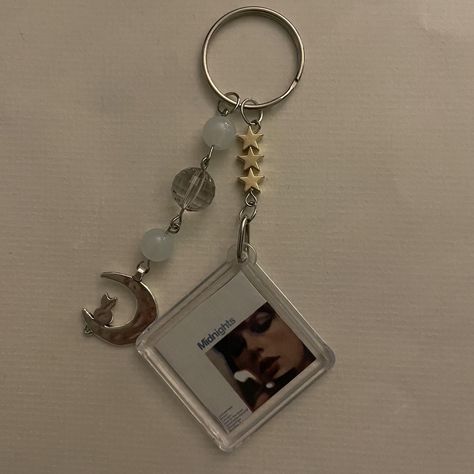 Taylor swift keychain Handmade item ✨NO PAYPAL... - Depop Eras Tour Keychain, Taylor Swift Items, Taylor Keychain, Taylor Swift Gift Ideas, Taylor Swift Keychain, Tailor Swift, Taylor Swift Cd, Pretty Mess, Girls Keychain