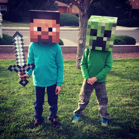 #minecraft #halloween #costume Enderman Cosplay, Minecraft Halloween Costume, Steve Costume, Minecraft Halloween, Minecraft Costumes, Video Game Costumes, Cosplay Halloween Costumes, Pumpkin Applique, Minecraft Party