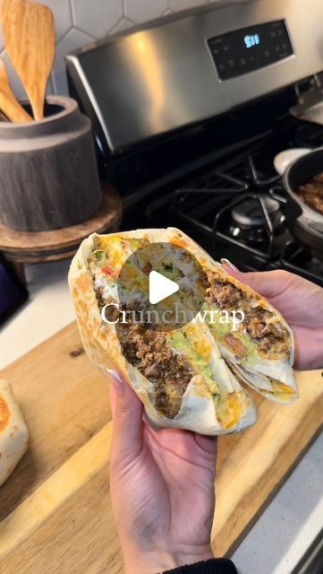 Itzel Castaneda on Instagram: "Taco Bell Crunch wrap for dinner😋❤️   #dinner #dinnerideas #crunchwrap #cooking" How To Make Crunch Wraps Taco Bells, Taco Wrap Crunch, Taco Bell Copycat Recipes Quesadillas, Diy Taco Bell Crunch Wrap, How To Make Crunch Wraps, Dorito Crunch Wrap, Copycat Taco Bell Crunch Wrap, Crunch Wrap Video, Crunch Wrap Supreme Recipe Video