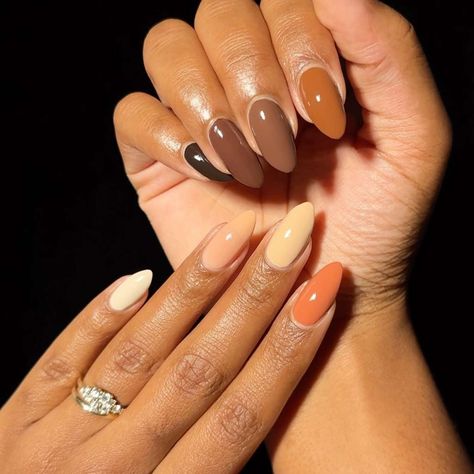 Gradient Nails Fall, Fall Gradient, Fun French Manicure, Nail Ideas For Fall, Neutral Color Palettes, Sophisticated Manicure, Brown Nail Polish, Ombre Manicure, Easy Manicure