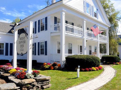 The area's longest continually operating inn is the perfect place to make new… Vermont Restaurants, Tavern Restaurant, Adventure Challenge, Top Restaurants, Green Mountain, Travel Deals, Hotel Deals, Weekend Getaways, Hotel Offers