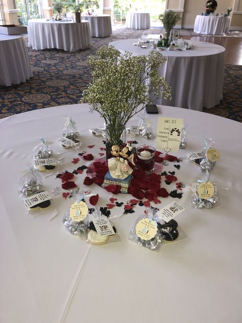 Disney Centrepiece Wedding, Mickey Mouse Bridal Shower Ideas, Mickey Wedding, Disney Wedding Centerpieces, Mickey Mouse Wedding, Wedding Disney, Disney Wedding Theme, Bridal Brunch Invitations, Brunch Invitations