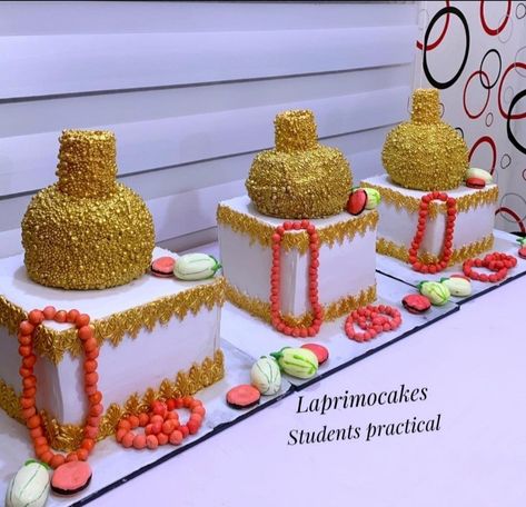 Traditional Cakes Wedding African, Traditional Marriage Cake, Traditional Wedding Cake Ideas, Marriage Cake, Cake Samples, Women Cornrows, Nigerian Traditional Wedding, Valentines Day Drawing, Traditional Wedding Cakes