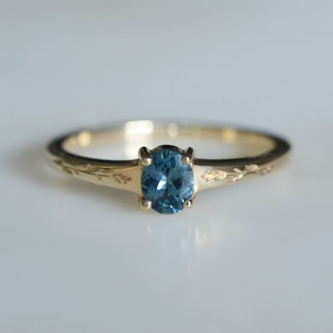 Marquise Trinity Ring, Gold Engagement Ring No Diamond, June Birthstone Wedding Ring, Vintage Dainty Wedding Rings, Cute Dainty Wedding Rings, Alternate Gem Engagement Ring, Dainty Stone Rings, Simple Stone Engagement Rings, Untraditional Engagement Rings Sapphire