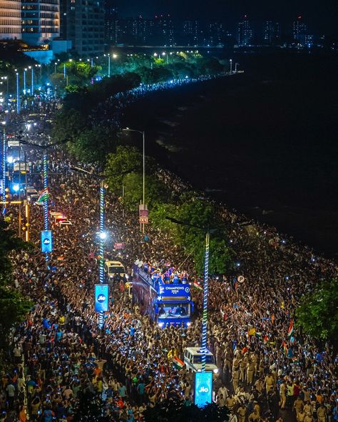 Indian Cricket Team, Victory Parade, India Win, Indian Cricket, Cricket Team, Mans World, World Cup, Mumbai, Victorious