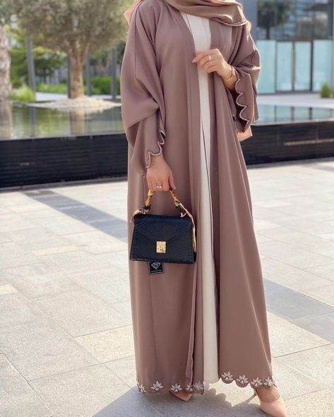 Abaya Dress Design, Burqa Design, Simple Abaya Designs, Burkha Designs, Burqa Designs, Abaya Styles, Simple Abaya, Fashion Abaya, Abaya Designs Latest