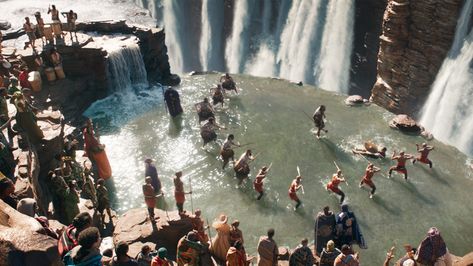 One of the more exciting scenes within the film takes place near a waterfall somewhere in Wakanda. Daniel Kaluuya, Panther Pictures, Erik Killmonger, Black Panther 2018, Best Supporting Actor, Marvel Films, The Oscars, Superhero Movies, Guardians Of The Galaxy