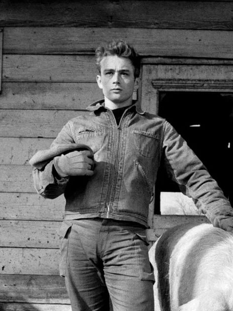 1950 Photography, James Dean Pictures, Dennis Stock, Jim Stark, James Dean Photos, Jimmy Dean, East Of Eden, Hollywood Men, James Dean