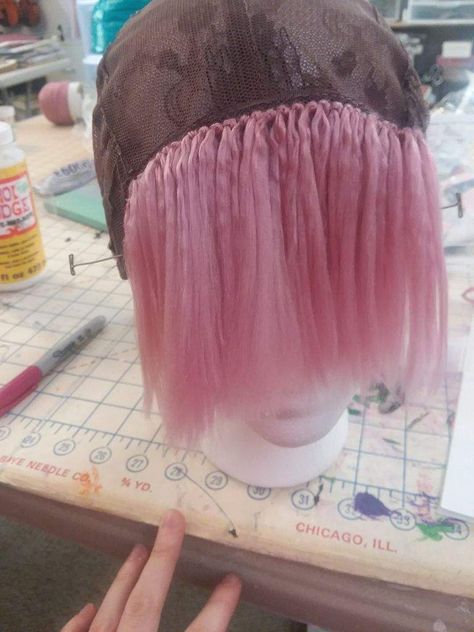 How to make a wig from scratch | Cosplay Amino Yarn Wig Cosplay, Wig Tutorials, Make A Wig, Halloween Costume Makeup, Yarn Wig, Diy Wig, Diy Yarn, Cosplay Inspo, Cosplay Tutorial