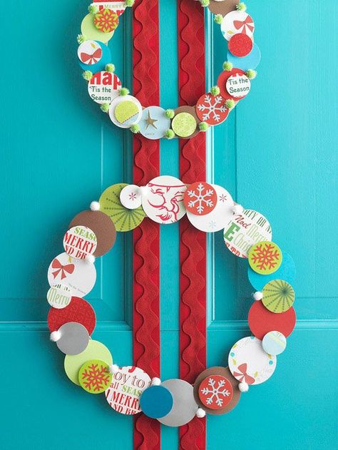 You don't need to be a veteran scrapbooker to make this festive wreath. All you need are scraps of pretty paper or cardstock and circle punches or die cuts in varying sizes. Simply cut out the shapes, and glue the circles together on a cardboard wreath base. Christmas Crafts With Cardstock, Cardboard Wreath Diy, Cardboard Wreath, Cheap Christmas Wreaths, Christmas Holiday Crafts, Homemade Christmas Wreaths, Circle Crafts, Paper Christmas Decorations, Wreath Base