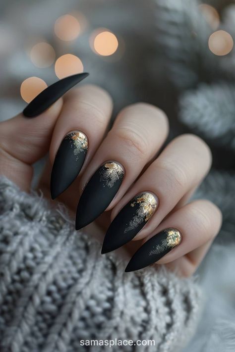 22 Charcoal Winter Nails Art Ideas and Designs Dark Elegant Nail Designs, Matte Nail With Chrome Tip, Nail Art Designs Black Colour, Gloss On Matte Nails, Black Textured Nails, Edgy Nail Designs Simple, Moody Winter Nails, Winter Nails Round, Acotar Nails Designs