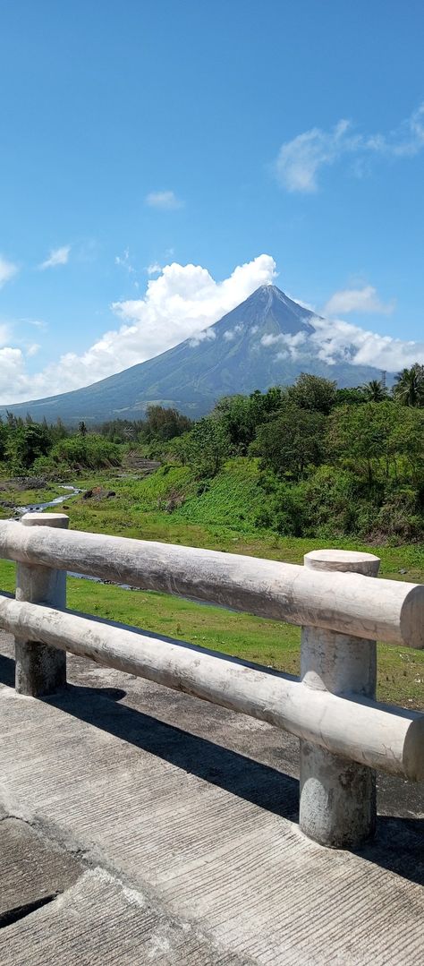 #Pinoy Mayon Volcano at Bicol Region, Philippines 2023pic Philippine Photography, Philippines Wallpaper, Bicol Philippines, Philippines Nature, Bicol Region, Mayon Volcano, Instagram Profile Picture Ideas, Artsy Photos, Dream Place