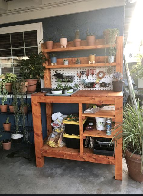 Gardening Station, Garden Work Bench, Diy Potting Bench, Timothy Green, Potting Bench Ideas, Potting Bench Plans, Potting Station, Garden Station, Outdoor Potting Bench