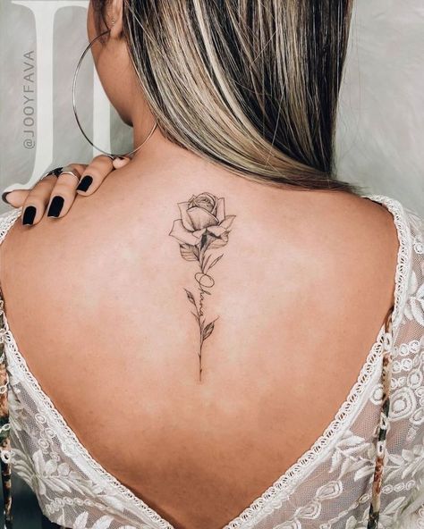 Single Rose Tattoos, Floral Back Tattoos, Minimalistic Tattoo Ideas, Minimalistic Tattoo, Mom Tattoo Designs, Writing Tattoos, Tasteful Tattoos, Spine Tattoos For Women, Stylist Tattoos