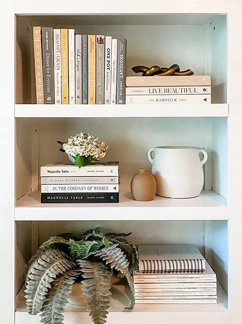 Kinfolk Table, The Kinfolk Table, Kinfolk Home, My Favorite Books, Magnolia Table, Sunday Suppers, The Home Edit, Bookshelf Styling, What Book