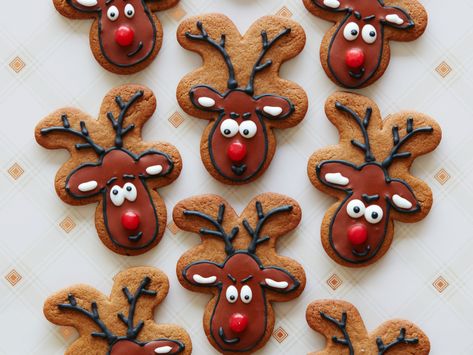 Gingerbread Reindeer Gingerbread Recipes, Gingerbread Reindeer, Cookies Gingerbread, Cinnamon Candy, Reindeer Cookies, Santa And His Reindeer, Man Cookies, Best Christmas Cookies, Gingerbread Man Cookies