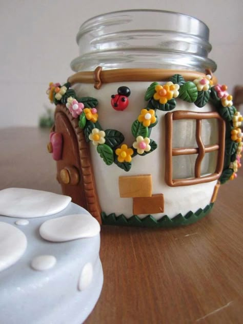 Awe- Inspiring Ways To Decorate Glass Jars. - Musely Cercei Din Lut Polimeric, Homemade Polymer Clay, Polymer Clay Kunst, Recycled Jars, Clay Fairy House, Polymer Clay Fairy, Clay Jar, Clay Fairies, Tanah Liat