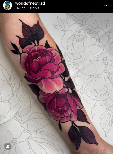 Traditional Tattoo Flowers, Blue Rose Tattoos, Tattoo Henna, Floral Tattoo Sleeve, Tatuaje A Color, Peonies Tattoo, Modern Tattoos, Tattoo Feminina, Rose Tattoos