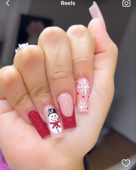 Christmas Theme Nails Acrylic, Coffin Nails Christmas Designs, Medium Square Acrylic Nails Christmas, Christmas Acrylic Nails Square, Square Gingerbread Nails, Crismas Nails Art, Matching Christmas Nails, Santa Hat Nails Coffin, Square Acrylic Nails Christmas