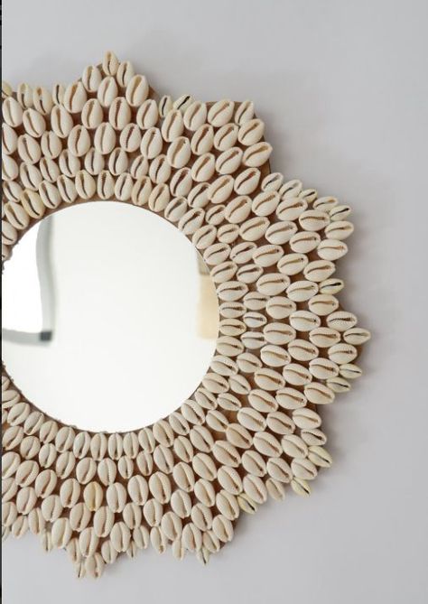 Round Mirror Decor Ideas Diy, Mauritius Painting, Interior Design Mirror, Mirror Canvas Art, Painted Mirror Art, Wool Crafts Diy, Newspaper Crafts Diy, Diy Floral Decor, Diy Diwali Decorations