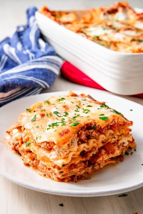 Dish, Food, Cuisine, Ingredient, Comfort food, Lasagne, Pastitsio, Baked ziti, Timballo, Produce, Quick Fall Dinner, Baked Pasta Recipes Easy, Homemade Lasagna Recipes, Classic Lasagna Recipe, Dishes Recipe, Minced Beef Recipes, Easy Lasagna Recipe, Classic Lasagna, Chicken Lasagna