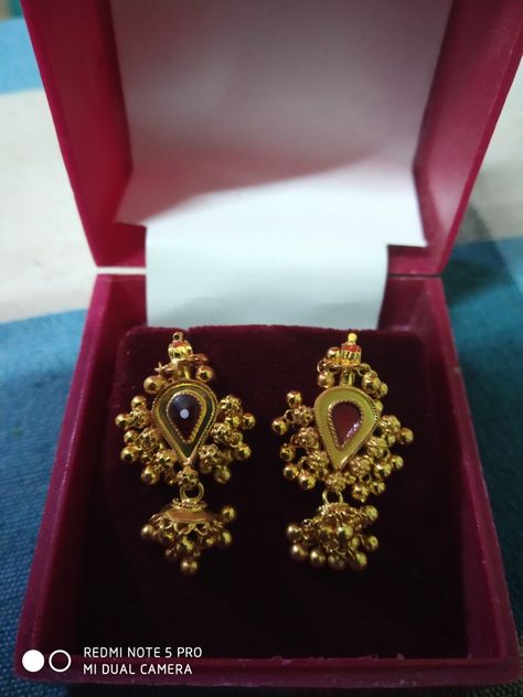 Earrings Models Gold, Gold Earrings Indian, Antique Gold Earrings, Gold Jhumka Earrings, Gold Bridal Necklace, New Gold Jewellery Designs, Gold Earrings Models, Gold Earrings Wedding, Online Gold Jewellery