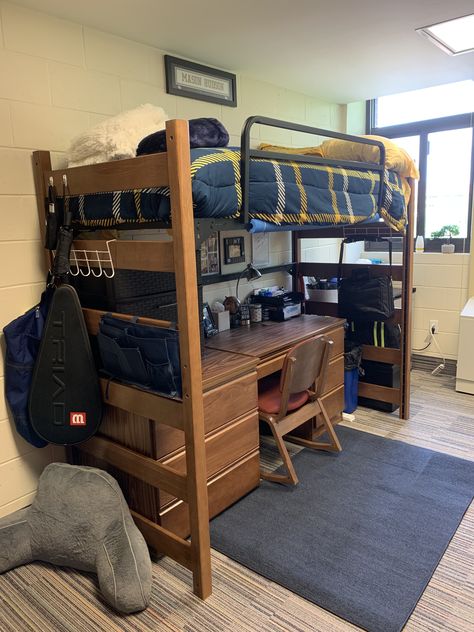 Compact Dorm Room, Embry Riddle Dorm, Mens College Dorm Room Ideas, Gaming Dorm Room, College Aesthetic Dorm Room Male, College Dorm Room Ideas Aesthetic Black, Mens College Dorm, Guys Dorm Room Ideas Colleges, Men’s Dorm Room