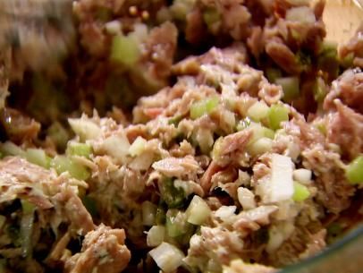 Tuna and Hummus Sandwiches Recipe | Ina Garten | Food Network B12 Recipes, Tuna Hummus, Hummus Sandwich Recipes, Sandwich Recipe Videos, Easy Tuna Salad, Tuna Dishes, Hummus Salad, Lunch Sandwiches, Smart Eating