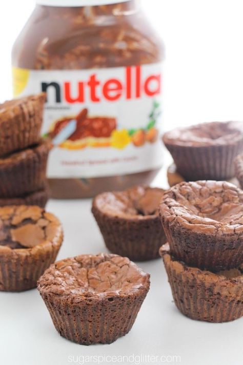 2-Ingredient Nutella Brownies ⋆ Sugar, Spice and Glitter Nutella Desserts Easy, Two Ingredient Desserts, Easy Nutella Brownies, Nutella Macarons, Nutella Recipes Brownies, Classic Brownies Recipe, Nutella Brownie, Brownie Bites Recipe, Nutella Cupcakes