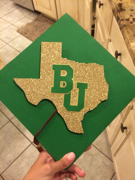 Baylor university grad cap Baylor Grad Cap, Collage Themes, Baylor Graduation, School Times, Grad Hats, Graduation Hats, College Grad Cap Ideas, Graduate College, Gameday Outfits