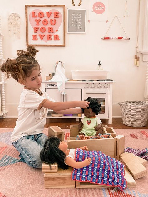 Everything You Need to Know About Doll Play — the Workspace for Children Consumer Board, Playroom Toddler, Girl Playroom, Ap Drawing, Girls Playroom, Art Models, Sibling Relationships, Future Vision, Father Images