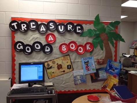 Pirate themed library/reading bulletin board Pirate Bulletin Boards, Pirates School Theme, Reading Bulletin Board, Pirate Theme Classroom, Teach Like A Pirate, Pirate Classroom, Nautical Classroom, Bullentin Boards, Library Bulletin Board