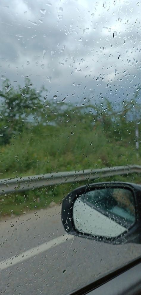 Rainy Day Car Aesthetic, Rainy Day Snapchat, Rainy Morning Snap, Rainy Day Snapchat Stories, Morning Drive Snapchat Stories, Rain Car Snapchat Stories, Rainy Snapchat Stories, Car View From Inside Aesthetic, Morning Rain Snap