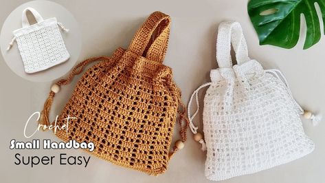 SUPER EASY..!! Small Crochet Bag - Tas Rajut Kecil Multifungsi Super Mudah Untuk Pemula (SUBTITLE) - YouTube Crochet Batwa, Easy Small Crochet, Mini Crochet Bag, Small Crochet Bag, Pouch Diy, Crochet Bag Pattern Free, Mini Crochet, Small Crochet, Potli Bags