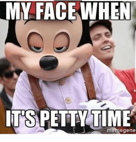 Signs You're The Queen Of Pettiness Funny Merry Christmas Memes, Funny New Years Memes, Humor Disney, Petty Memes, Petty Quotes, Funny New Year, Christmas Memes, Merry Christmas Funny, Character Inspired Outfits