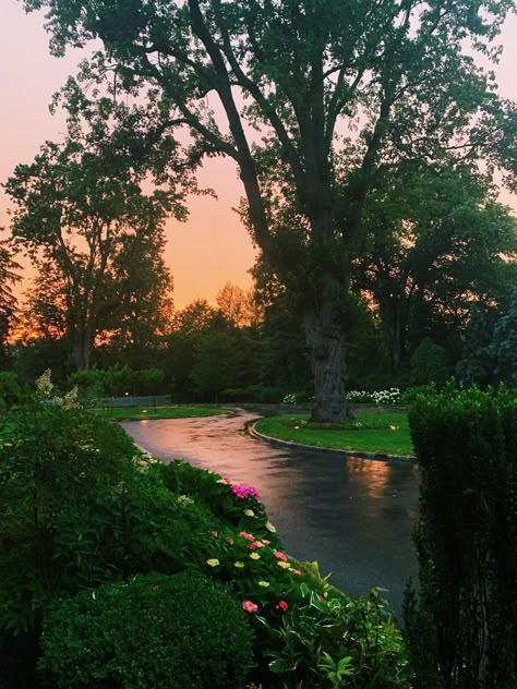 Colorful Sunset, Rain Storm, Sunset Summer, Summer Rain, Pretty Landscapes, Summer Sky, Nature Aesthetic, Casas De Ensueño, Pretty Places