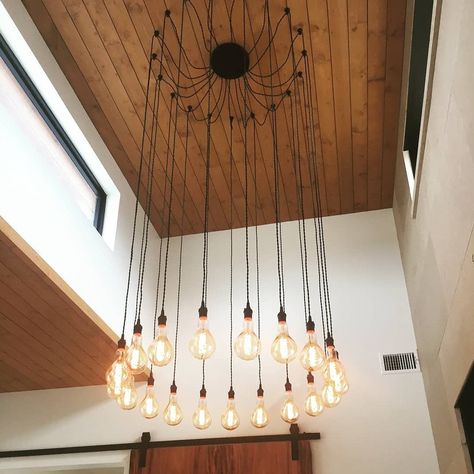 Large Chandelier High Ceilings, Chandeliers Diy, Lamp Interior Design, Spider Chandelier, Country Bedroom Furniture, Bar Lamp, Spider Light, Modern Pendant Lighting, Rustic Pendant Lighting