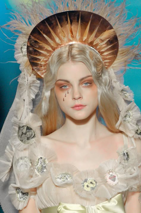 Angel Makeup, Jean Paul Gaultier Haute Couture, Jessica Stam, Angel Costume, Photographie Portrait Inspiration, Fashion Photography Inspiration, Aesthetic Stuff, 인물 사진, Paul Gaultier