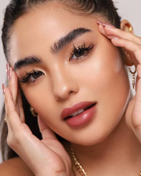 Make up 
Dress 
Jewelry 
Celebrity 
Model Andrea Brillantes Make Up Look, Andrea Brillantes Makeup, Andrea Brillantes Photoshoot, Blythe Andrea, Ideal Eyebrows, Debut Photoshoot Ideas, Formal Inspiration, Fresh Makeup Look, K Makeup