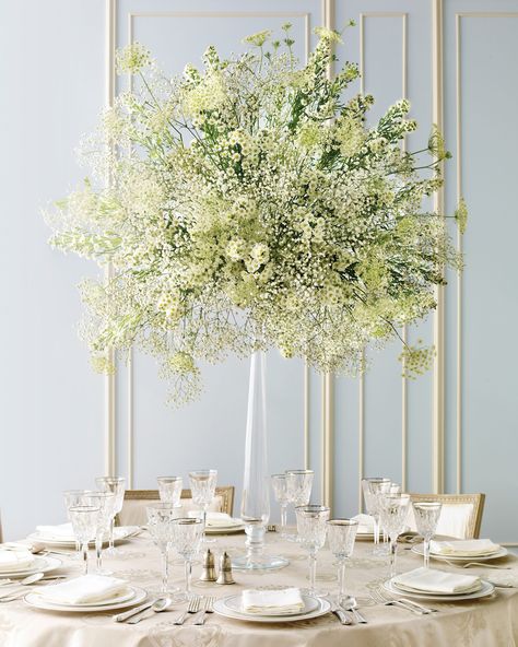 Spray Centerpieces Martha Stewart Weddings Flowers, Affordable Wedding Centerpieces, White Wedding Centerpieces, Inexpensive Wedding Flowers, Winter Wedding Centerpieces, Wedding Floral Centerpieces, Queen Anne's Lace, Wedding Winter, Flower Centerpieces Wedding