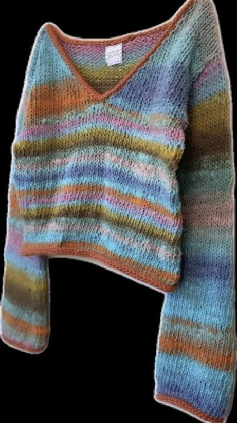 Blue sea jumper knitted hand made jumper loose mohair v neck inspiration inspo brown green crochet Blue Jumper, Dream Clothes, Knitting Inspiration, Knitted Sweater, Outfits Casuales, Crochet Clothes, Knitting Pattern, Aesthetic Clothes, Diy Clothes